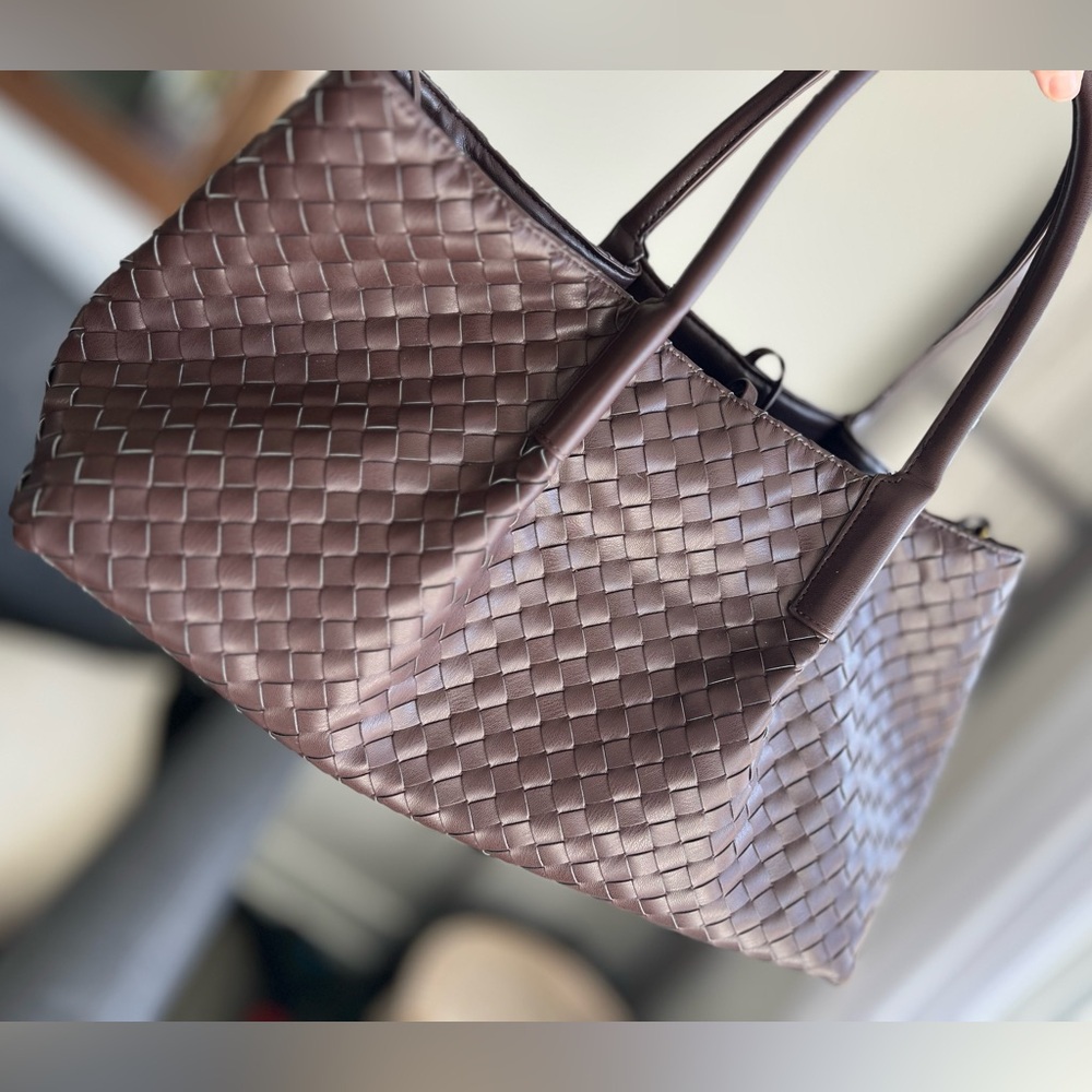 NWOT ANTHROPOLOGIE Woven Faux Leather Tote - Chocolate - Picture 5 of 8